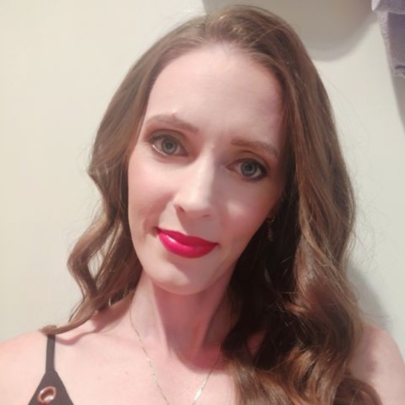 Meet your Posher, Sarah - Picture 1 of 1